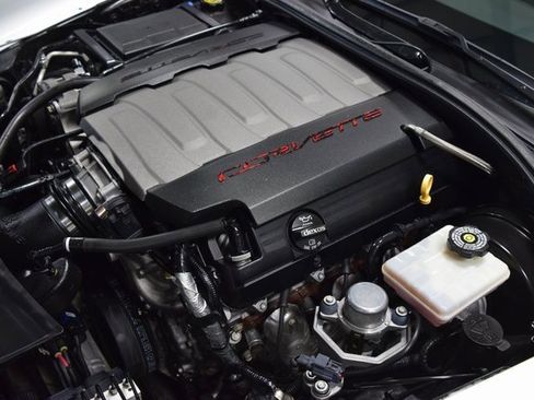 Used 2017 Chevrolet Corvette Stingray Coupe w/ 1LT image 28