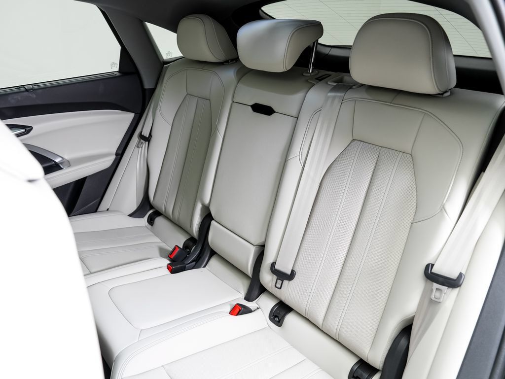Certified 2025 Audi Q5 Premium Plus w/ Premium Plus AWD/4WD image 28