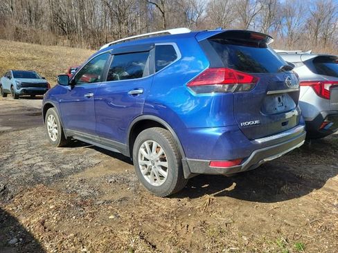 Used 2017 Nissan Rogue image 4