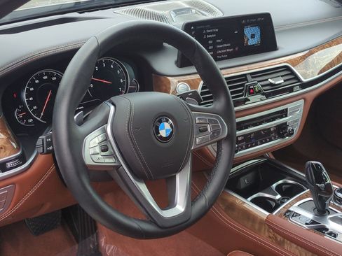 Used 2018 BMW 750i xDrive AWD/4WD image 18