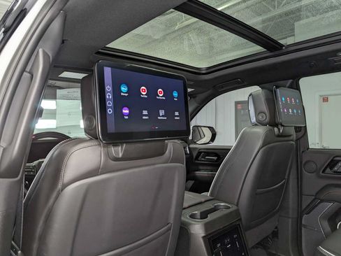 Certified 2025 GMC Yukon AT4 Ultimate AWD/4WD image 24