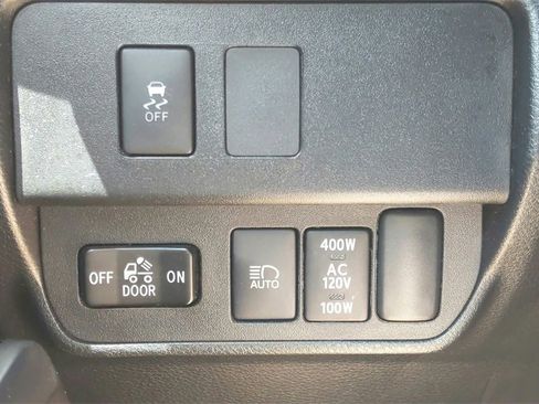 Used 2020 Toyota Tacoma TRD Sport image 30