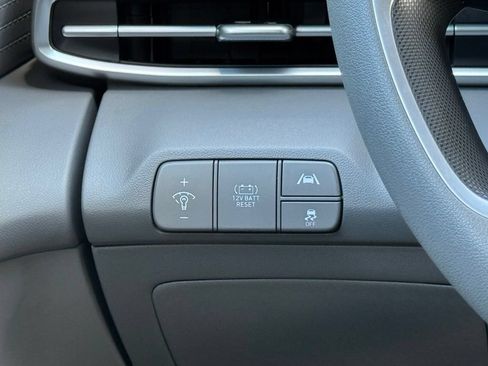 Used 2023 Hyundai Elantra Blue FWD image 19