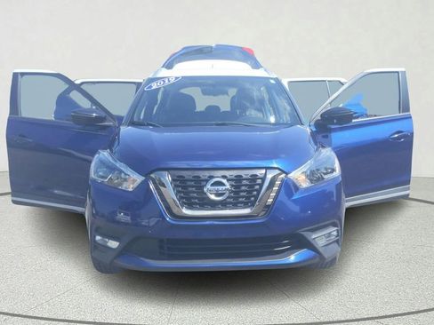 Used 2019 Nissan Kicks SR w/ SR Premium Package FWD image 9
