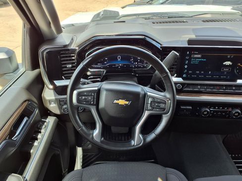 Used 2025 Chevrolet Silverado 2500 LT w/ Convenience Package AWD/4WD image 15