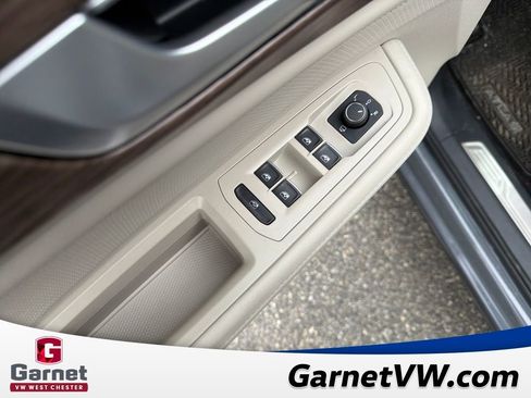 Certified 2025 Volkswagen Atlas SEL Premium R-Line image 10