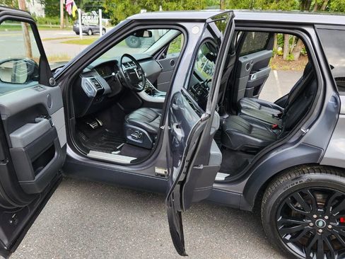 Used 2015 Land Rover Range Rover Sport Supercharged image 25