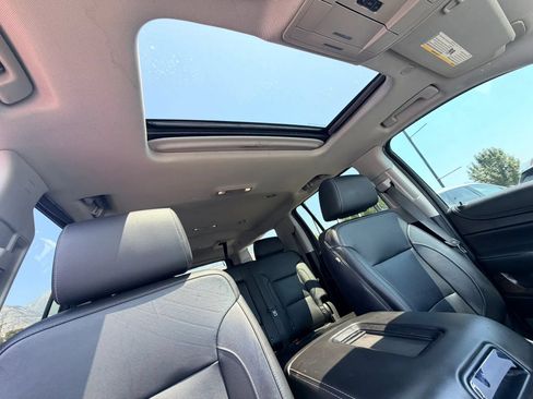 Used 2020 Chevrolet Suburban LT AWD/4WD image 27