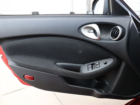 Used 2020 Nissan 370Z Coupe image 44