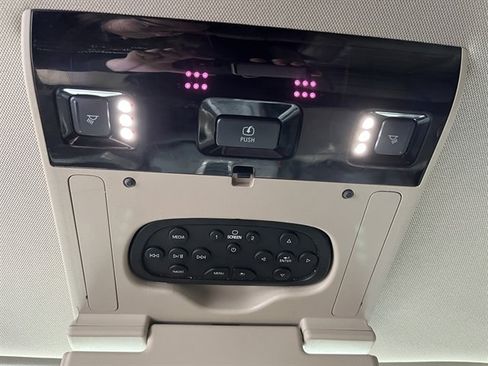 Used 2019 GMC Yukon XL Denali w/ Denali Ultimate Package image 46