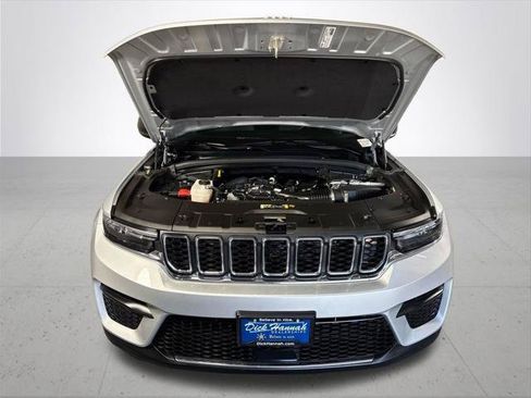 Certified 2025 Jeep Grand Cherokee Laredo w/ Luxury Tech Group I AWD/4WD image 22