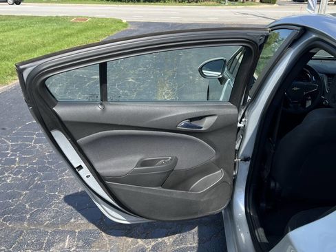 Used 2017 Chevrolet Cruze LT image 31