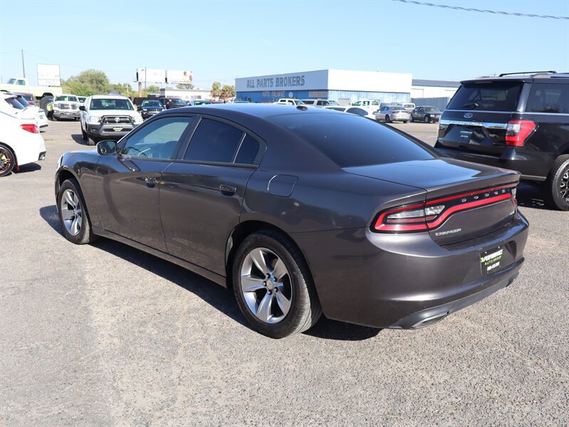 Used 2015 Dodge Charger SXT RWD image 5