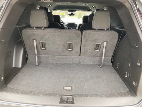 Used 2023 Chevrolet Traverse LT image 41