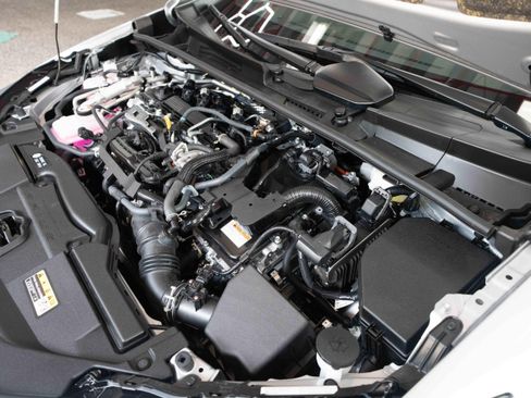 Certified 2026 Toyota Prius Plug-In Hybrid FWD image 33
