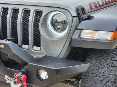 Used 2022 Jeep Wrangler Unlimited Rubicon w/ Cold Weather Group AWD/4WD image 9