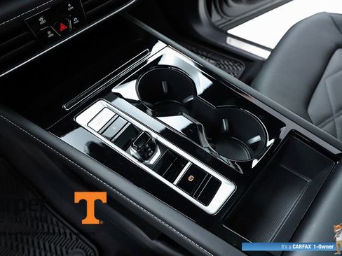 Used 2025 Volkswagen Atlas Cross Sport SE w/ Panoramic Sunroof Package image 24