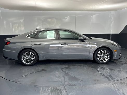 Used 2023 Hyundai Sonata SEL w/ Convenience Package image 2