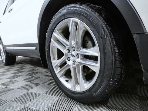 Used 2016 Ford Explorer Limited w/ Equipment Group 301A image 2