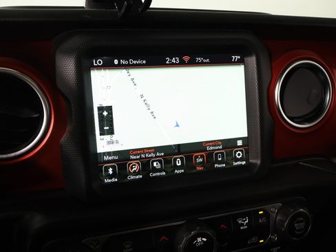 Used 2021 Jeep Gladiator Rubicon AWD/4WD image 7