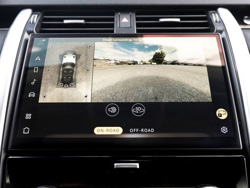 Certified 2024 Land Rover Discovery S image 28