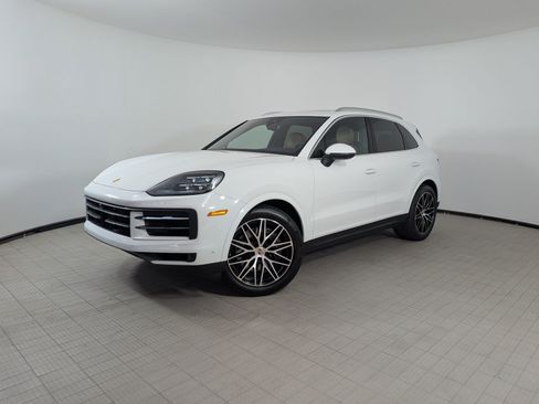 Certified 2026 Porsche Cayenne AWD/4WD image 1