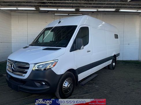 Used 2022 Mercedes-Benz Sprinter 3500 image 1