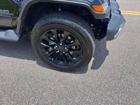 Certified 2025 Jeep Wrangler Unlimited Sahara AWD/4WD image 10
