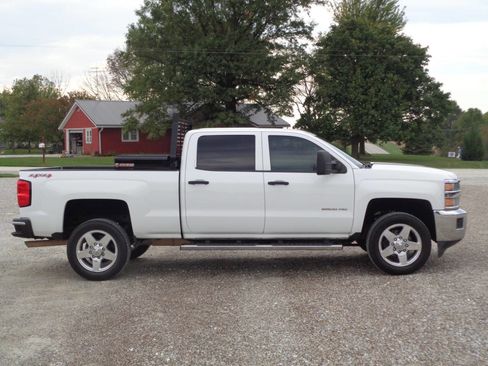 Used 2015 Chevrolet Silverado 2500 LT w/ LT Convenience Package image 6