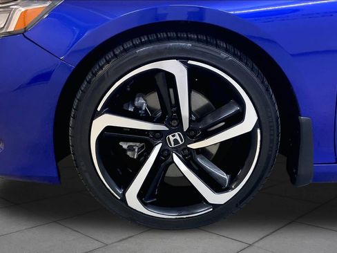 Used 2021 Honda Accord Sport image 10