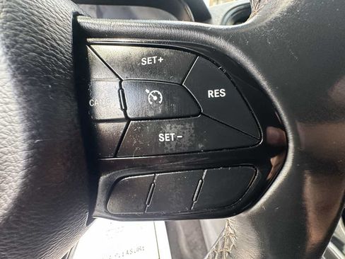 Used 2018 Chrysler 300 S RWD image 16
