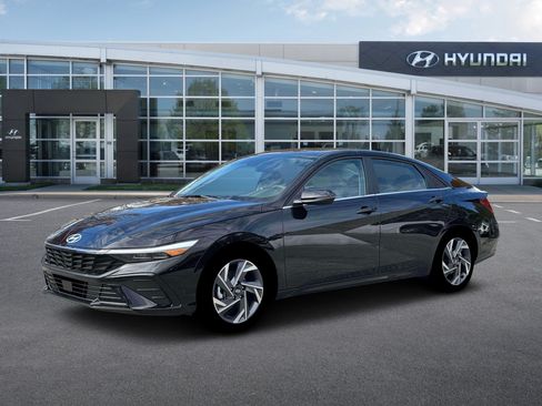 New 2026 Hyundai Elantra Limited FWD image 2