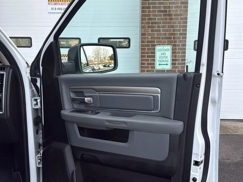 Used 2019 RAM 1500 Classic SLT RWD image 11