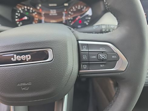 Used 2025 Jeep Compass Limited AWD/4WD image 22