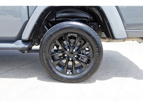 Used 2023 Jeep Gladiator Overland AWD/4WD image 27