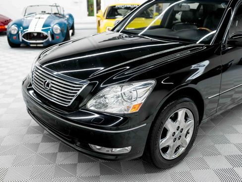 Used 2004 Lexus LS 430 RWD image 11