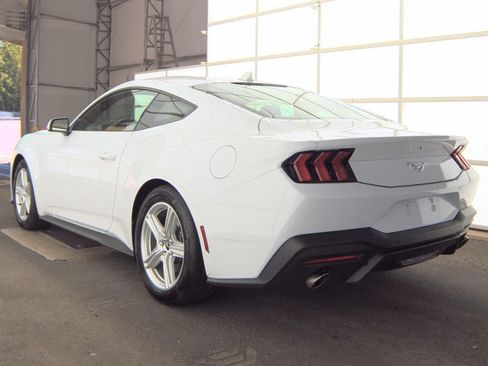 Used 2026 Ford Mustang Premium RWD image 7