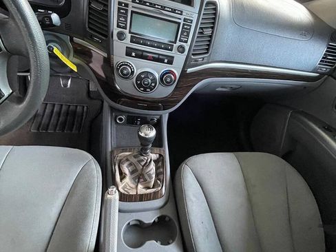 Used 2011 Hyundai Santa Fe GLS FWD image 9