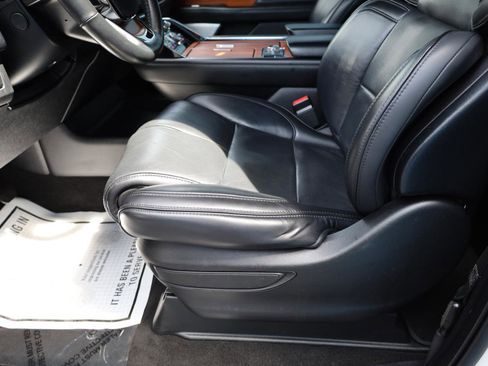 Used 2019 Lincoln Navigator L Reserve AWD/4WD image 7