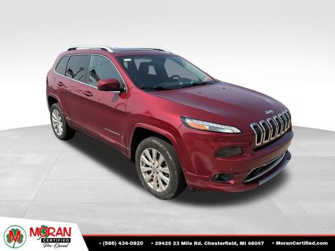 Used 2016 Jeep Cherokee Overland AWD/4WD image 2