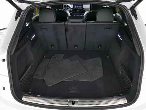 Used 2023 Audi SQ5 Prestige image 34