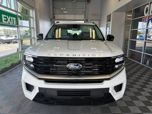 New 2027 Ford Expedition Platinum w/ Driver's Package AWD/4WD image 2