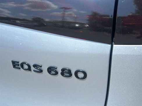 Used 2024 Mercedes-Benz Maybach EQS 680 4MATIC image 7