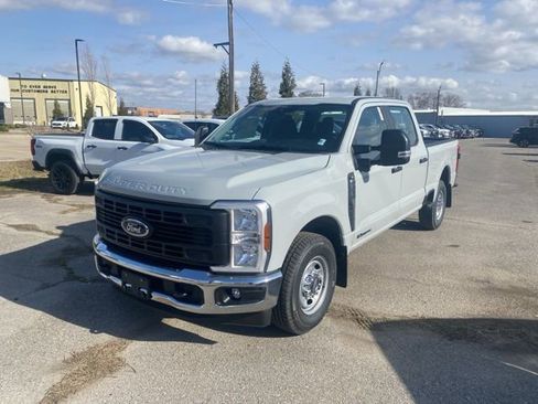 New 2025 Ford F250 XL w/ 360-Degree Camera Package RWD image 2