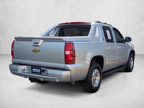 Used 2013 Chevrolet Avalanche LS image 5