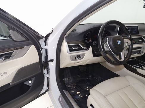 Used 2020 BMW 740i xDrive w/ Cold Weather Package image 57