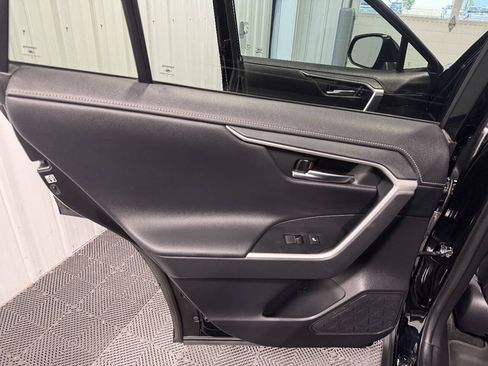 Used 2020 Toyota RAV4 Limited AWD/4WD image 16