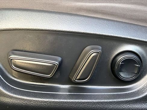 Used 2022 Toyota Camry LE image 33