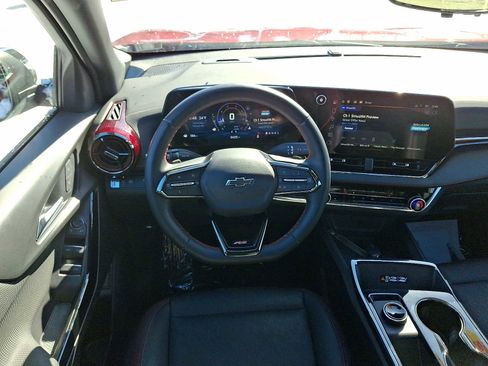 Certified 2025 Chevrolet Equinox RS w/ Safety and Technology Package image 11