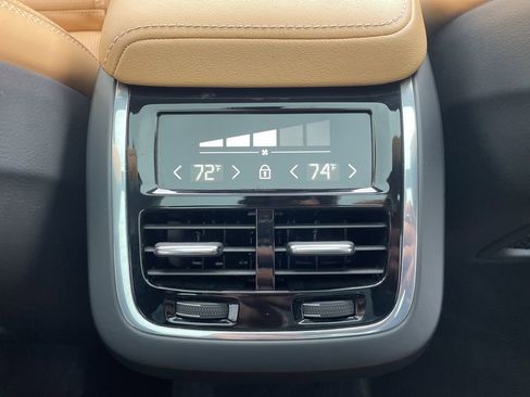 Certified 2024 Volvo XC60 B5 Ultimate image 22